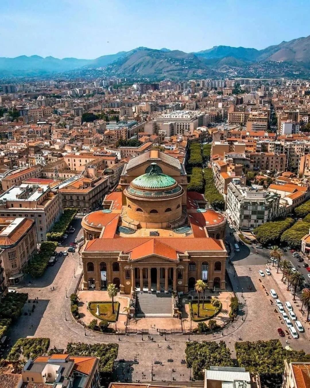 Liola Home #Teatro Massimo Palermo Buitenkant foto